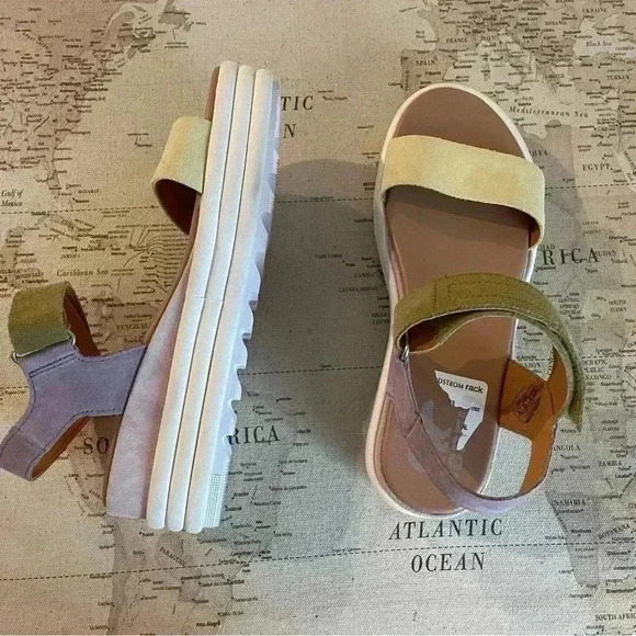 Sorel Cameron Platform Sandals
8 NWOB - Picture 5 of 7